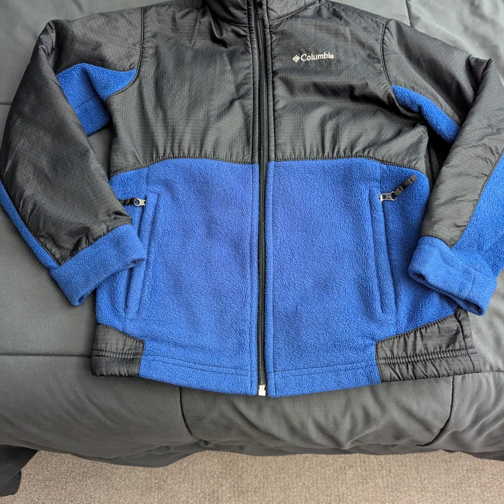 Columbia Black and Blue Puffer Jacket for Outdoor Adventures